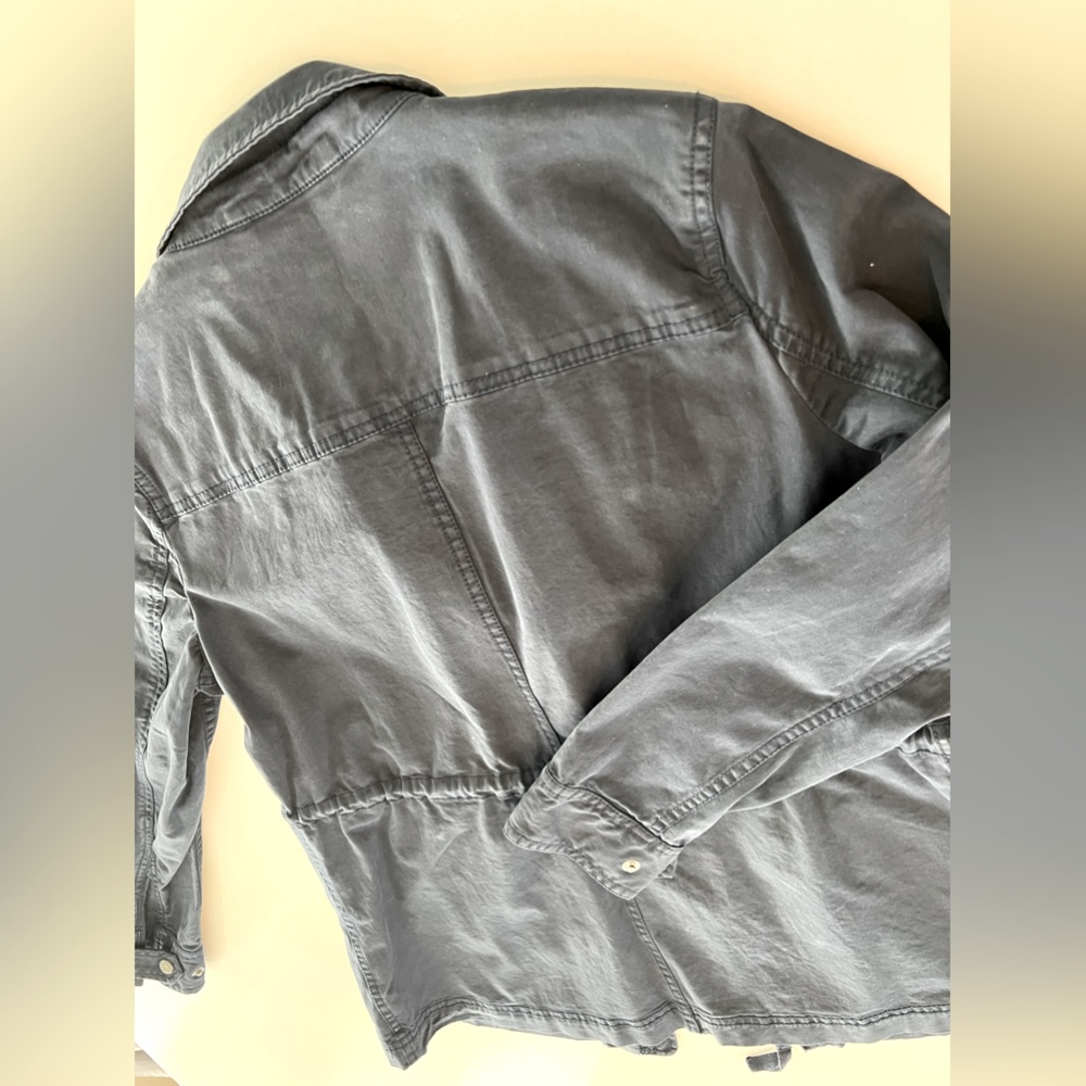 Lightweight jacket - Picture 2 of 7